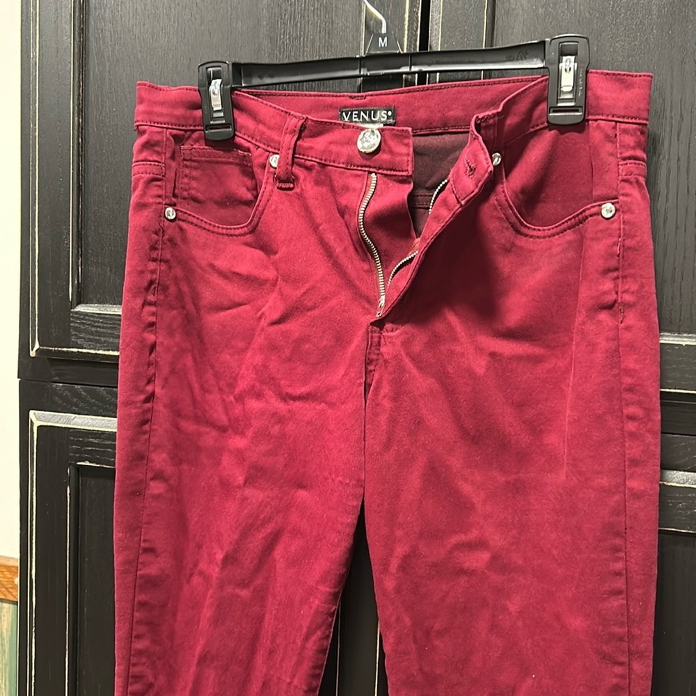Women’s maroon stretch pants/jeans : Venus size 8